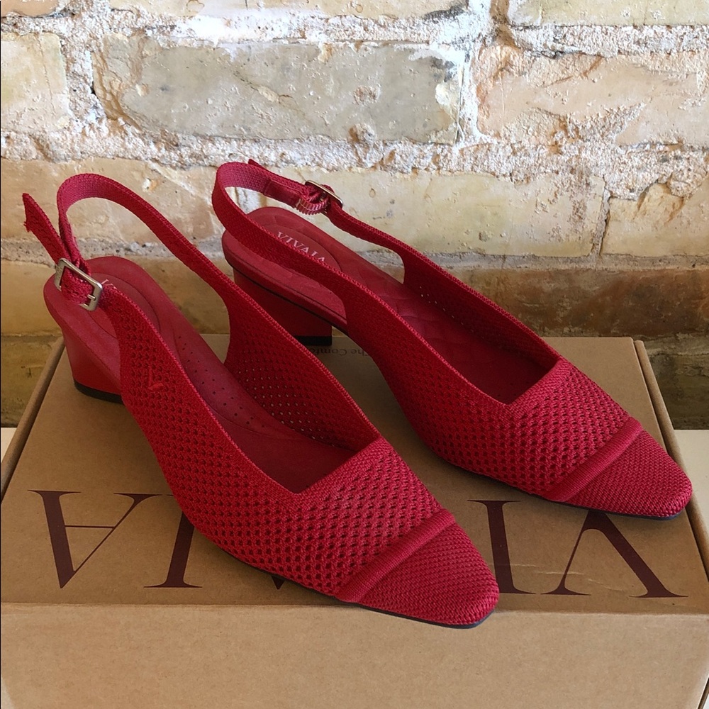 NEW VIVAIA red pointed Addison heels slingback size 7/38